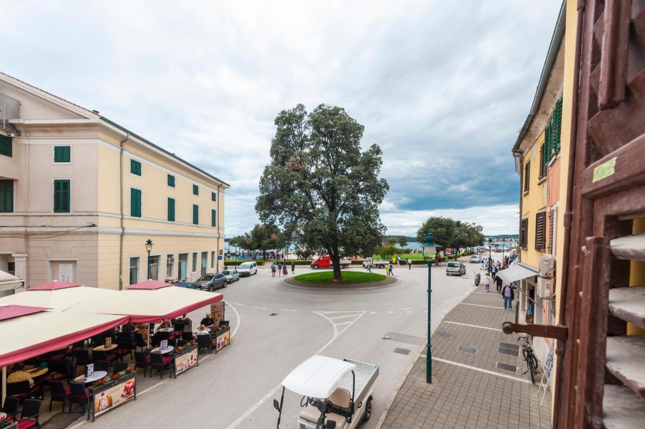 The Yellow House Apartments Rovinj Exteriör bild