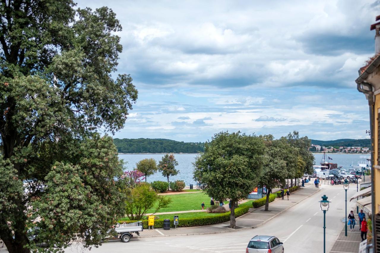 The Yellow House Apartments Rovinj Exteriör bild